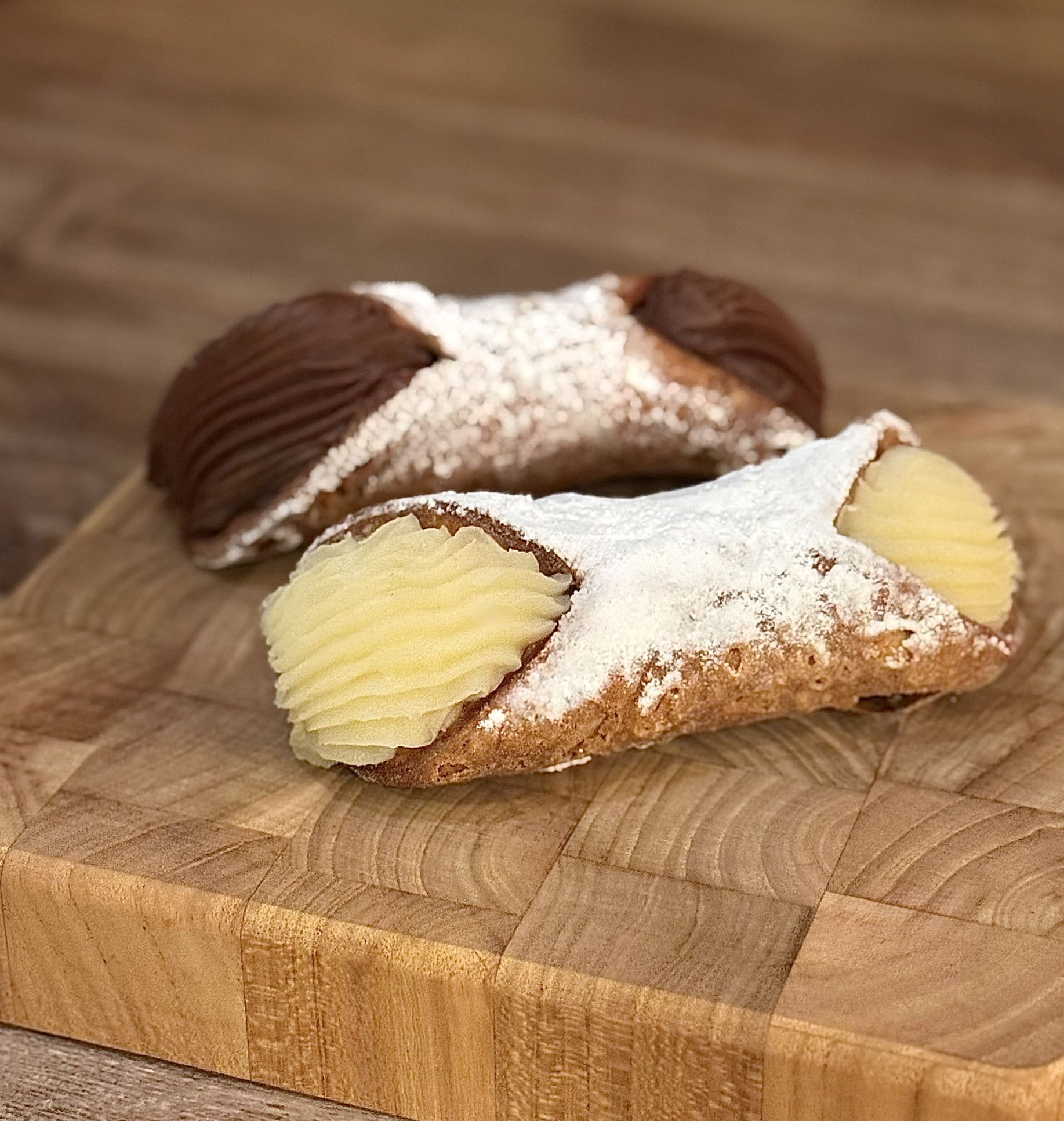 Cream Cannoli (vanilla and chocolate)
